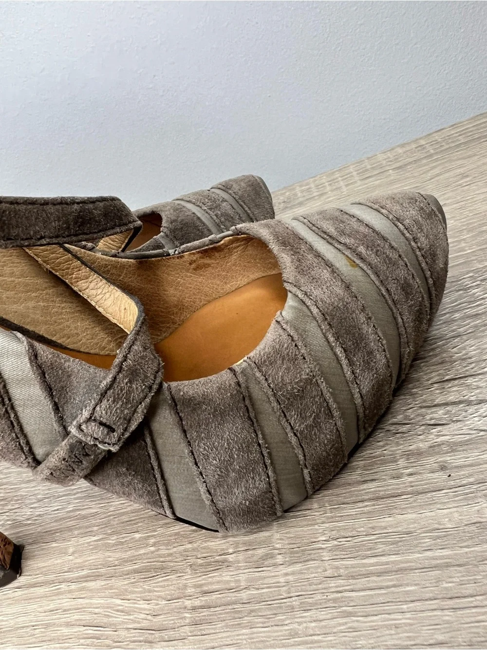L.A.M.B. Gwen Stefani Taupe Suede & Satin Striped Mary Jane Pumps Size 7.5M